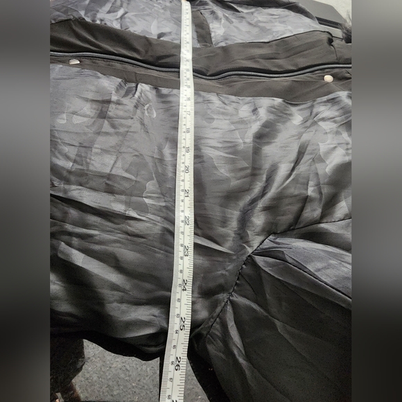 NWT V.I.P COLLECTION Men's Puffer Jacket with Faux Fur Hood. Black Size: 2XL - Picture 10 of 11